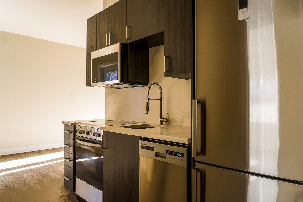 3620 Rue SaintDonat Unit C, Montréal, QC H1K 3N6 Apartment for Rent