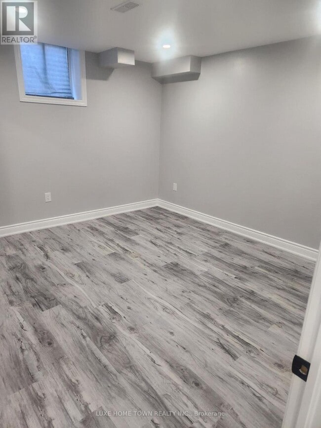 Building Photo - 714 HALBERT Dr