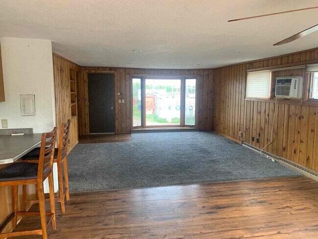 Foto del edificio - 5197 Lavaque Rd