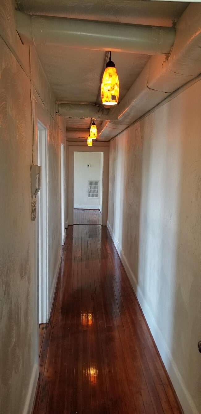Building Photo - 306 W 35th St