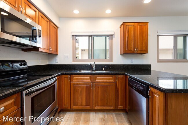 Building Photo - 2 br, 1.5 bath House - 2624 Worden St. #179