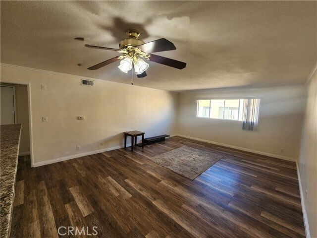 Building Photo - 14006 Vanowen St