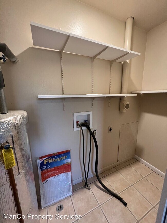 Foto del edificio - 3 br, 1 bath House - 2735 Oneida Ave.