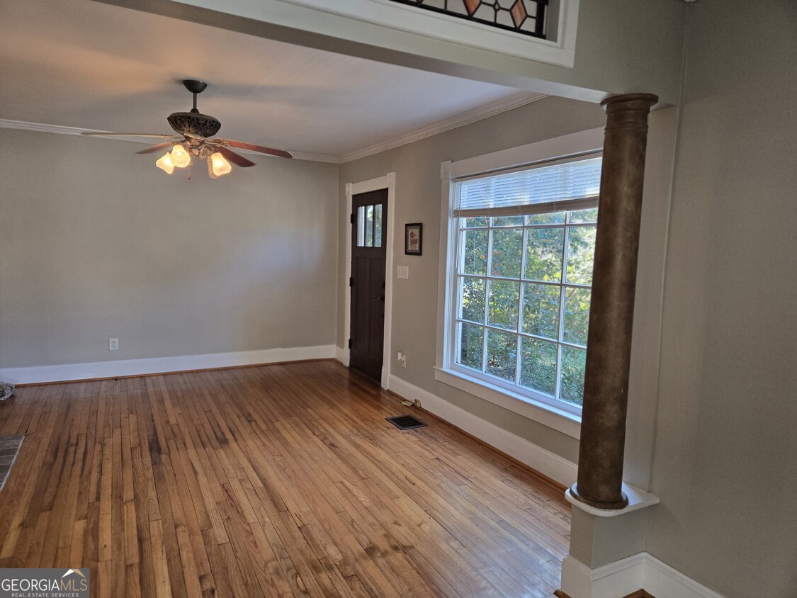 Foto del edificio - 1038 S Candler St