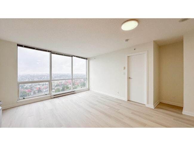 Building Photo - 13618-13100 100 Ave