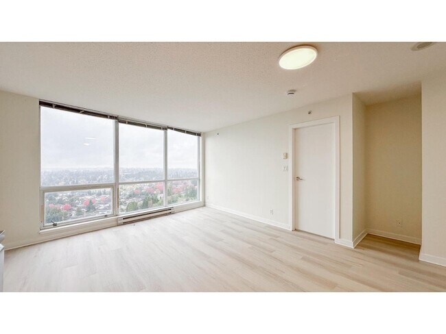 Photo du bâtiment - 13618-13100 100 Ave