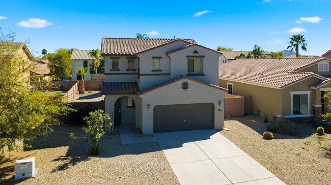 Foto del edificio - Spacious 4BR Home with Pool Near Parks & Shopping