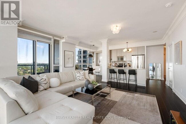 Building Photo - 530-1530 St Clair Ave W