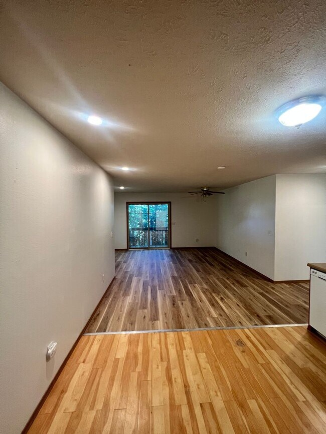 Building Photo - S0092-MF-E1