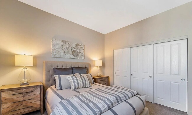 Building Photo - Wonderful modern 1-bedroom in the heart of downtown San Jose!