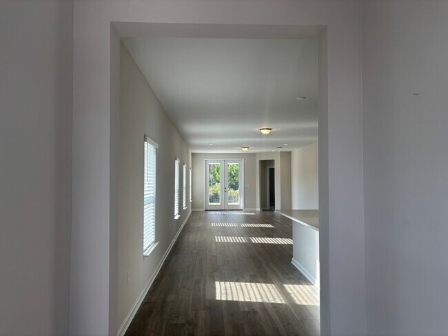 Foto del edificio - 137 Nighthawk Ln