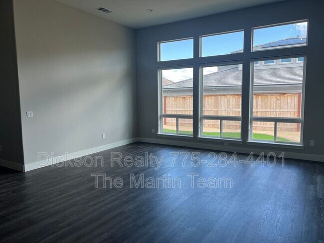 Building Photo - 286 Shackleton Dr