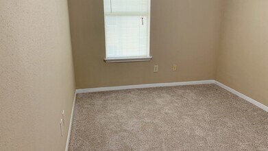 Building Photo - 12500 Brookglade Cir