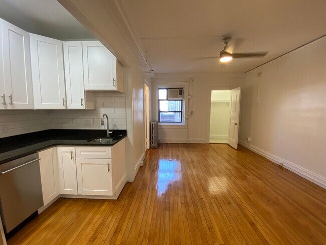Foto del edificio - 14 Westland Ave