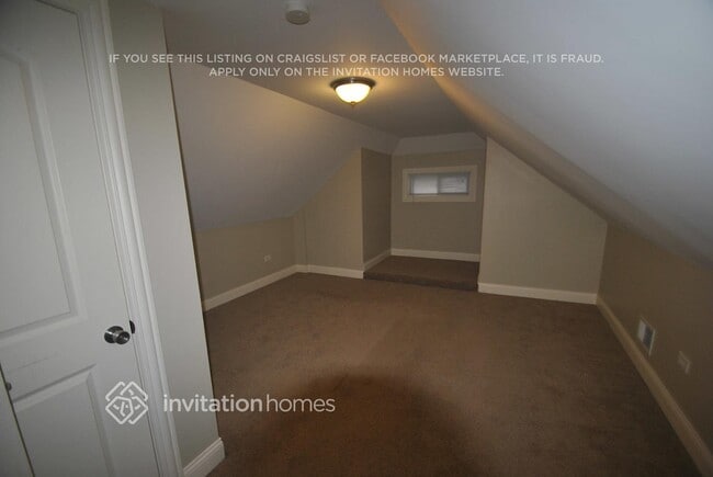 Building Photo - 5843 W Eddy St