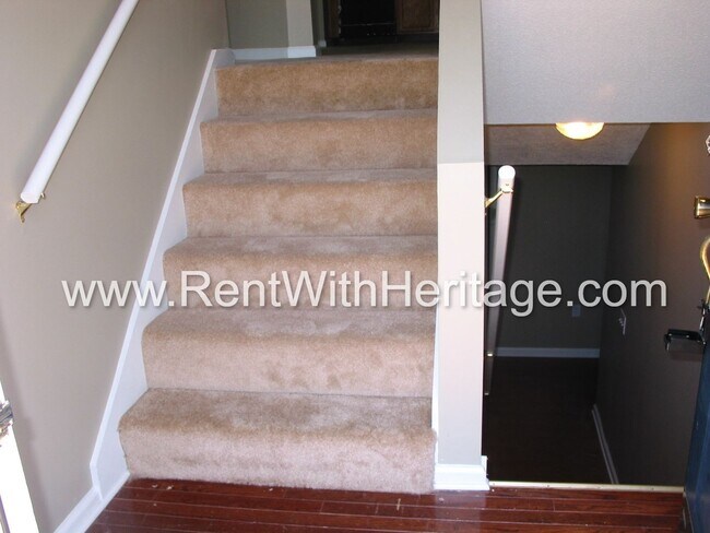 Foto del edificio - WOW!!!...GORGEOUS 4Bd / 3 Ba HOME/ UPGRADE...