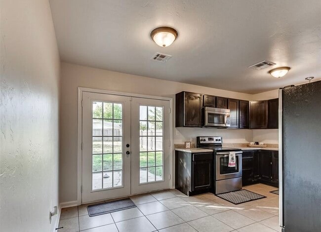 Foto del edificio - 1218 E Boyd St