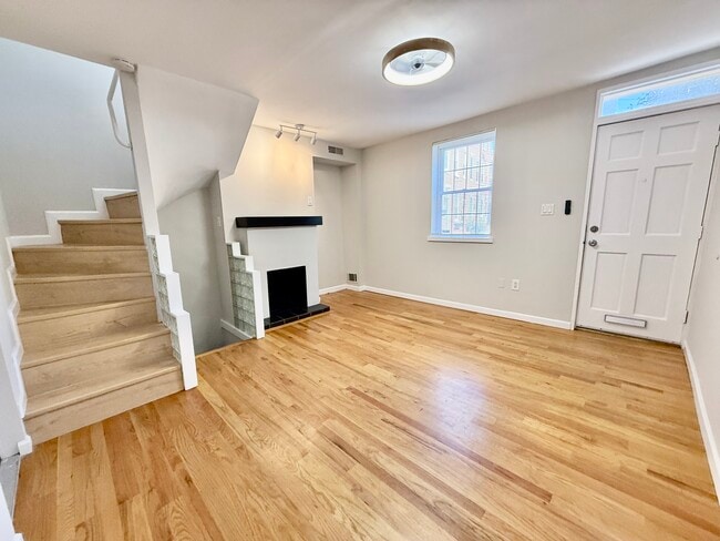 Building Photo - 1008 Salter St