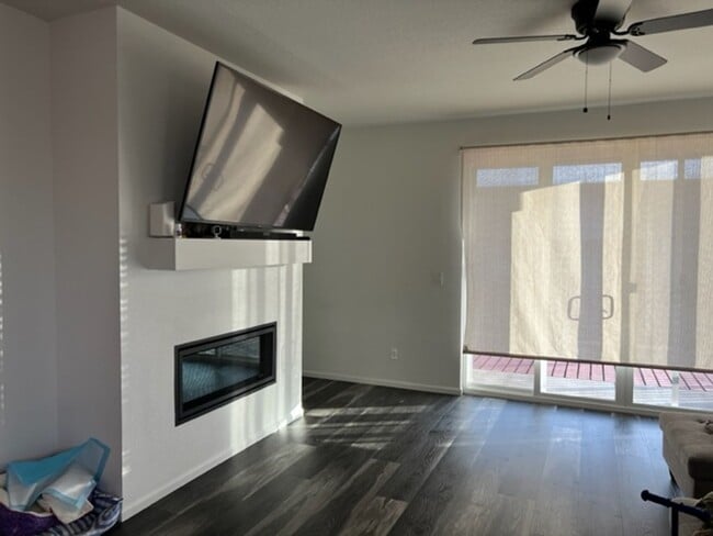 Building Photo - ALL PROSPECTIVE TENANTS MUST SUBMIT A $58 NON-REFUNDABLE APPLICATION FEE PER APPLICANT ONLINE AND...