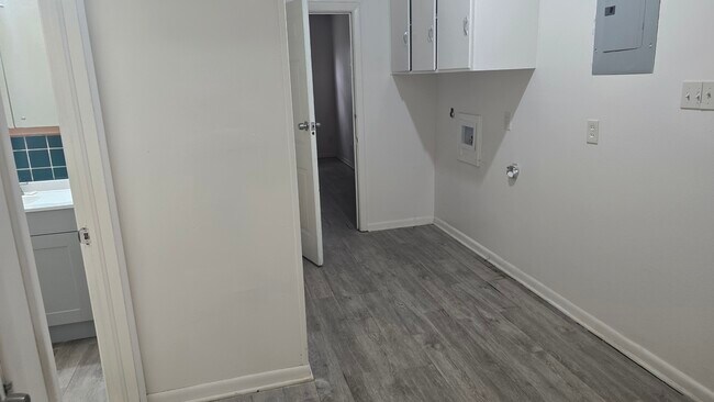 Foto del edificio - 903 N Polk St