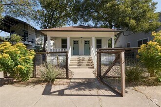 Building Photo - 1002 Juniper St