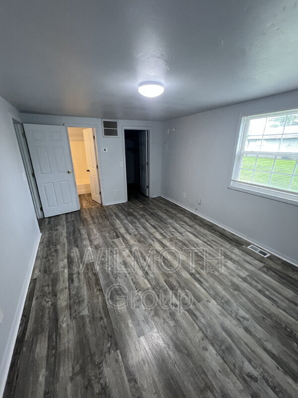 Building Photo - 306 Meadow Ave