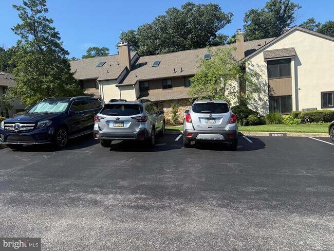Foto del edificio - 14 Oak Knoll Dr