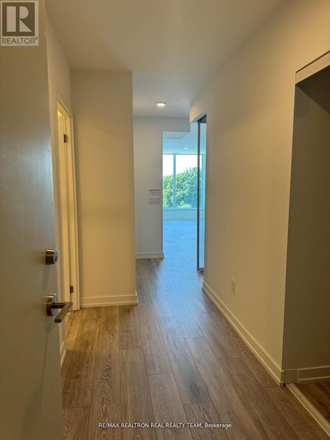 Building Photo - 1100 Sheppard Ave W