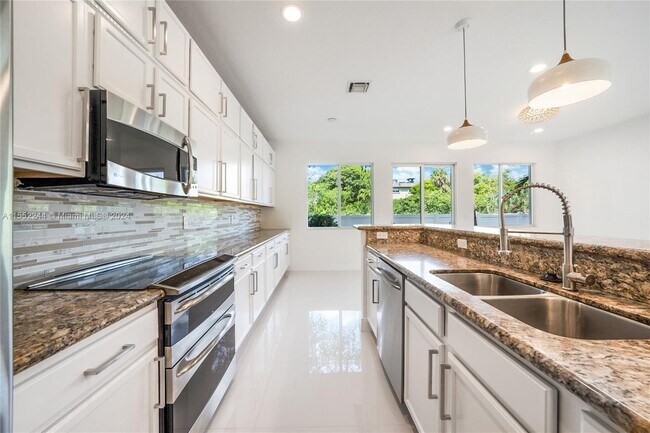 Foto del edificio - 131 SE 7th Ave