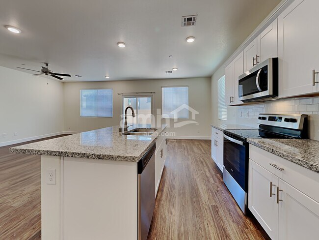 Building Photo - 72 Cabaletta Lane