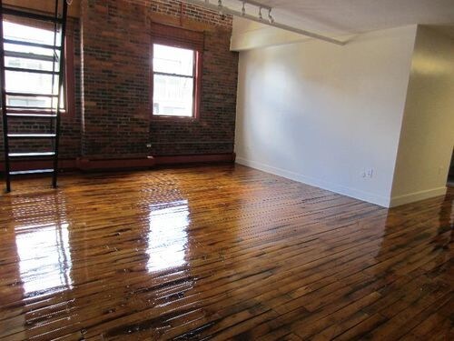 Primary Photo - 124 Tremont St
