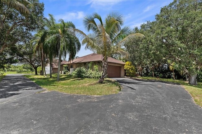 Foto del edificio - 16900 SW 59th Ct
