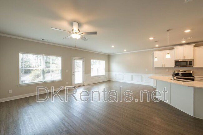 Foto del edificio - 1526 Fern Ridge Ln