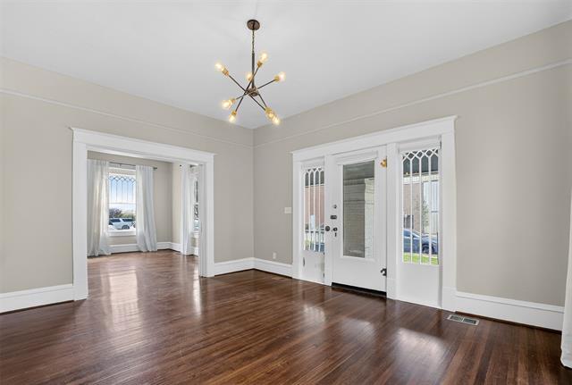 Building Photo - 1630 Mistletoe Blvd