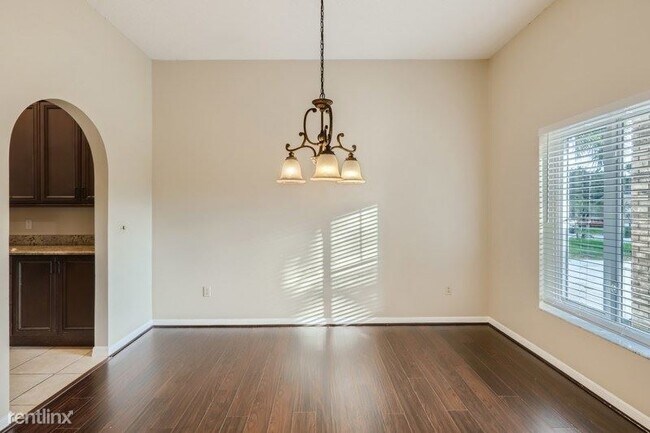 Foto del edificio - 4 br, 2.5 bath House - 1111 Trotwood Blvd ...