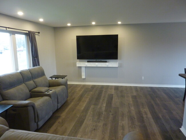 Building Photo - 5N407 Cochise Dr