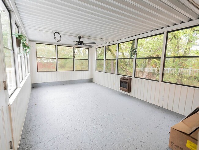 Foto del edificio - 3BR, Newly Renovated Country Livin' in the...