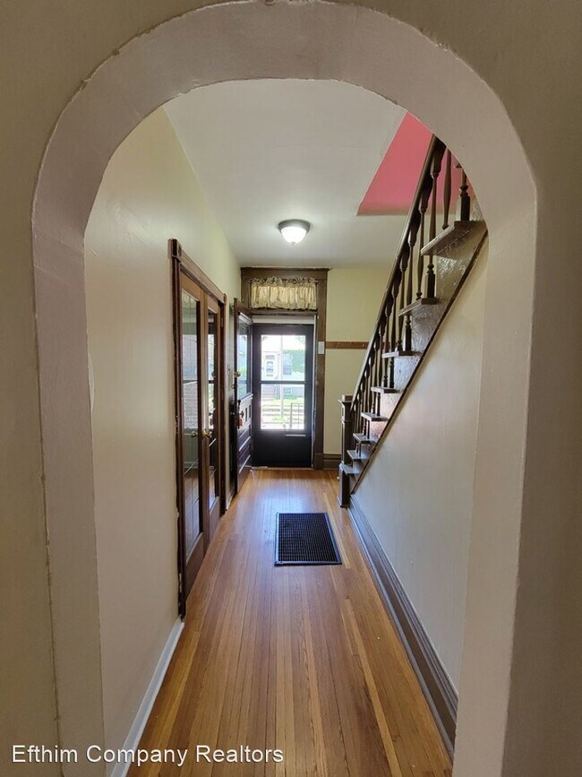 Building Photo - 2 br, 1.5 bath House - 4841 Sigel Ave.