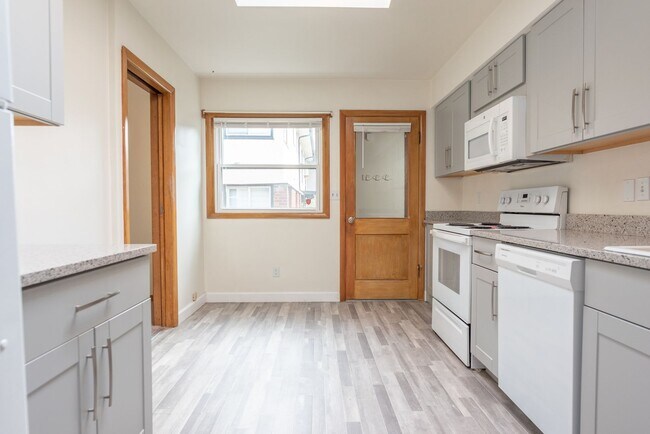 Foto del edificio - 7222-7224 NE Tillamook