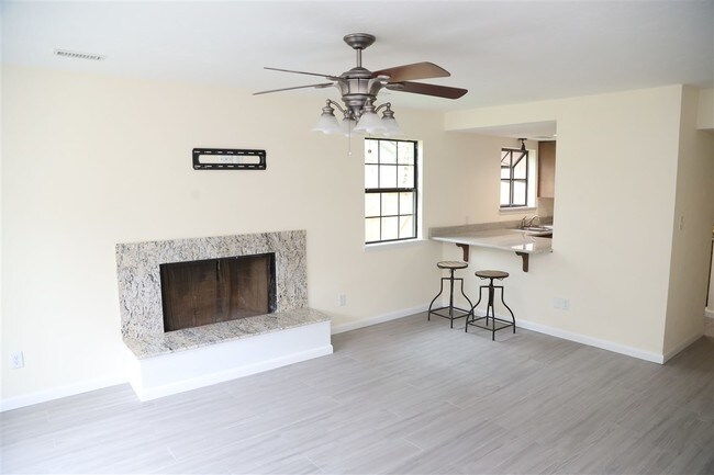 Building Photo - 568 Teal Ln