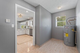 Building Photo - 11085 Jake Pearson Rd