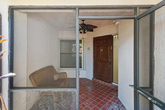 Foto del edificio - 7842 Villa Nova Dr N