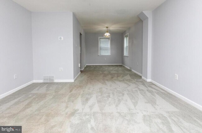 Building Photo - 1726 Redwood Ave