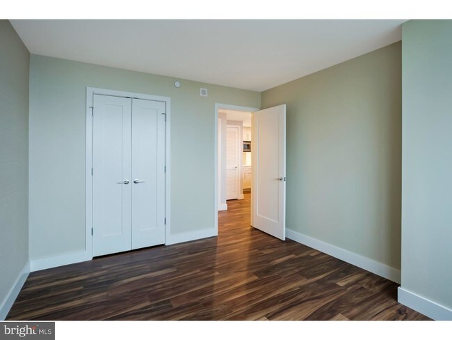 Foto del edificio - 2200 Benjamin Franklin Pkwy