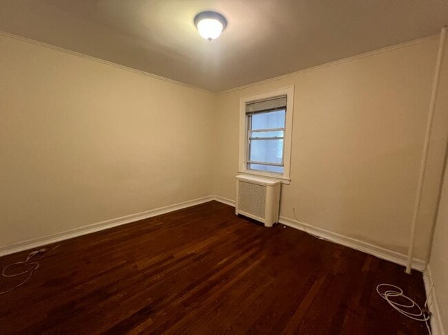Foto del edificio - 2 bedroom in SUNNYSIDE NY 11104