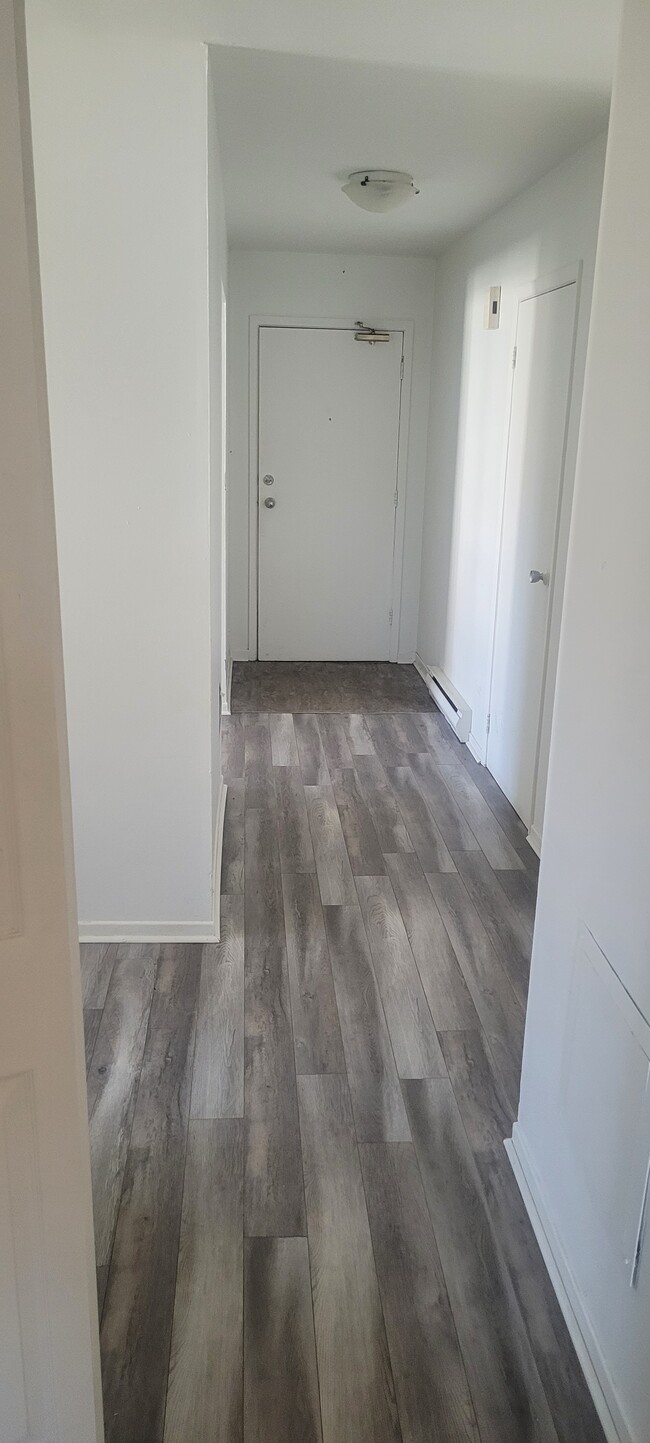 Building Photo - Lovely Unit for Renting