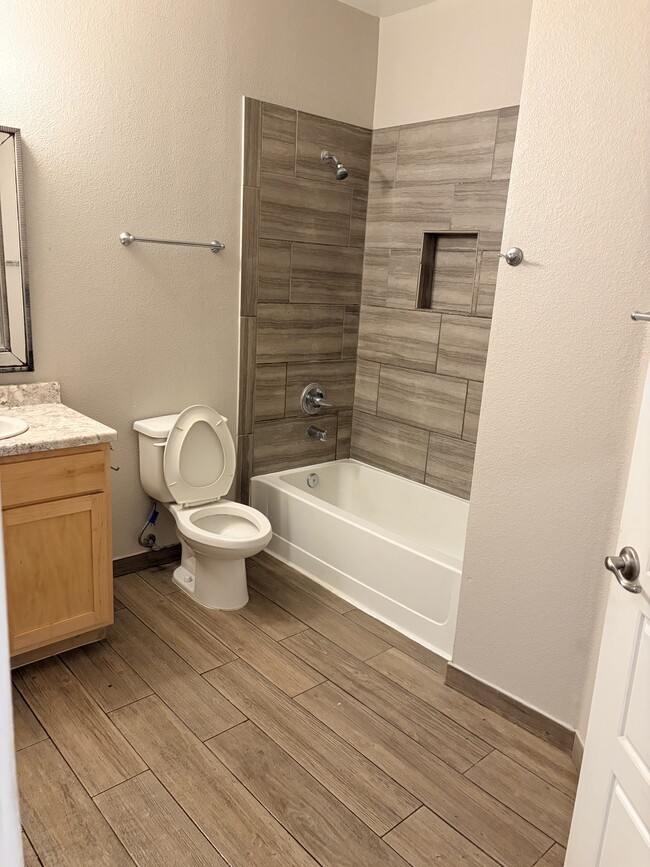 Building Photo - 14977 Eddie Mullens Ct