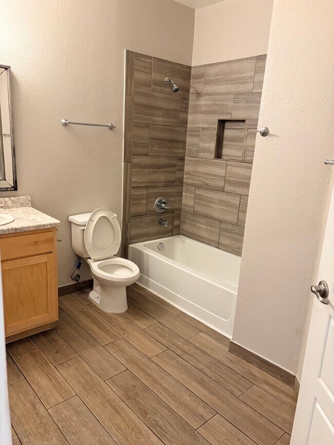 Foto del edificio - 14977 Eddie Mullens Ct