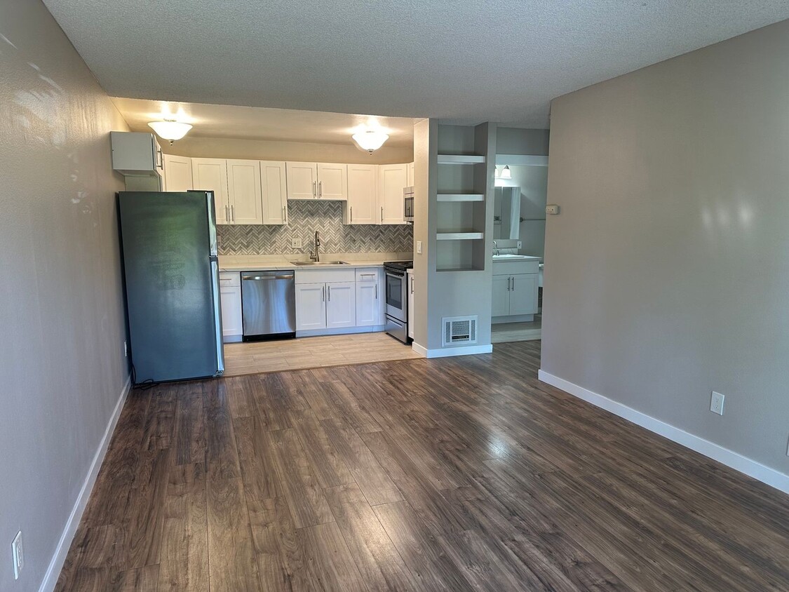 Foto principal - Newly Renovated 1 Bed / 1 Bath Condo for R...