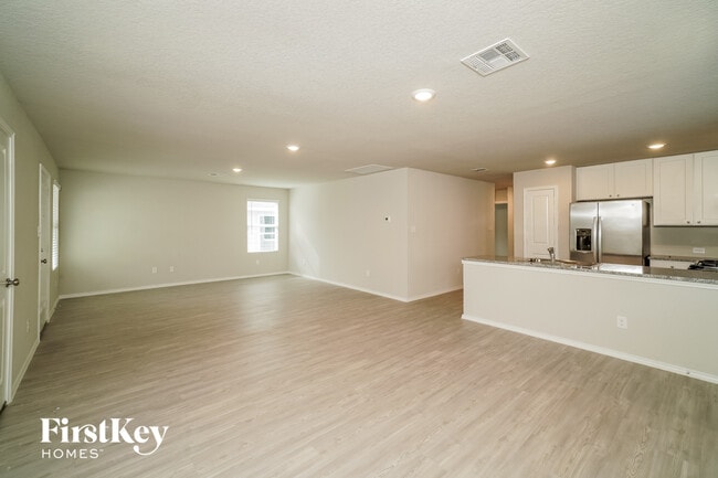 Building Photo - 10767 Prusiner Dr